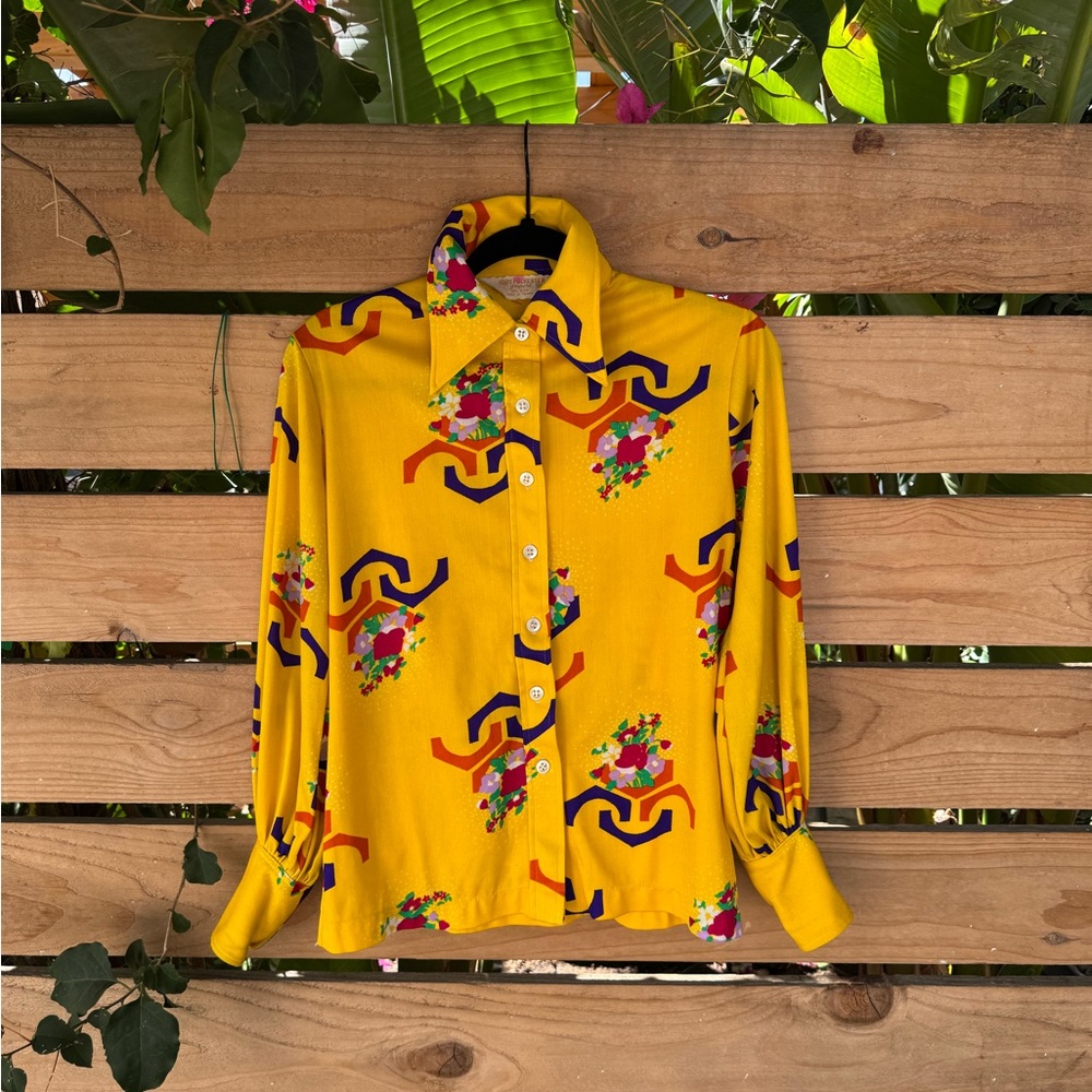 70’s Vibrant Yellow Patterned Button-Up Shirt - image 2